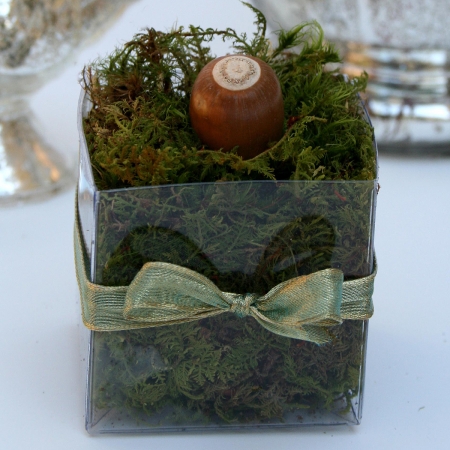 Single Front Natural Green Bow - No Lid