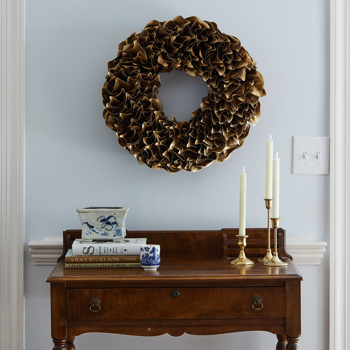 Gold Lacquer Wreath